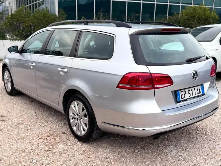 Volkswagen Passat 2013 photo 2