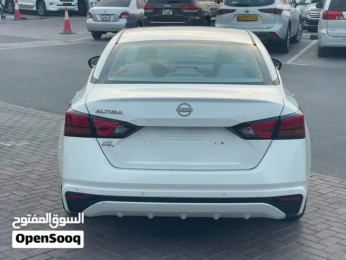 Nissan Altima 2023 photo 4