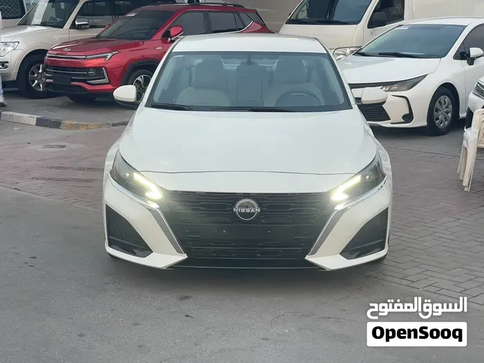 Nissan Altima 2023 photo 2