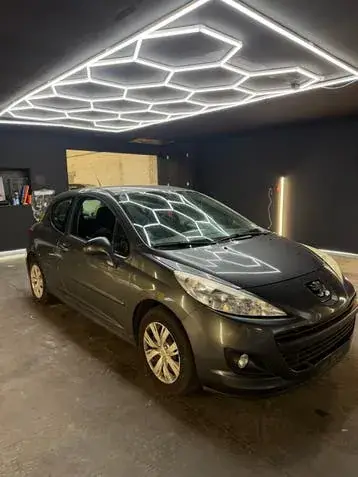 Peugeot 207 2013 photo 2
