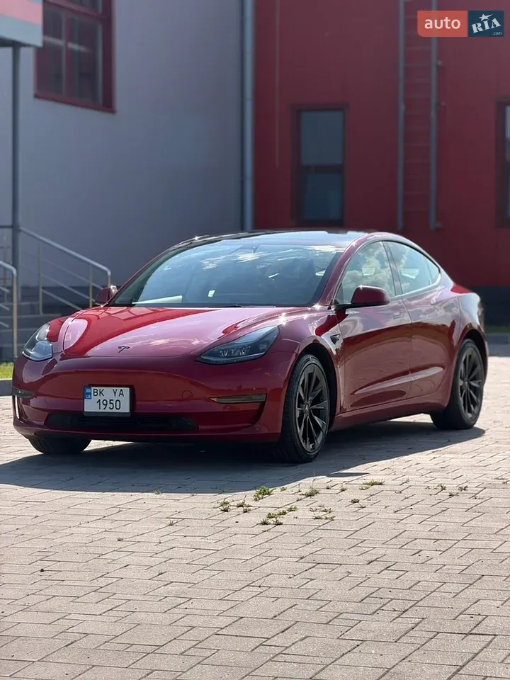 Tesla Model 3 2022 photo 2