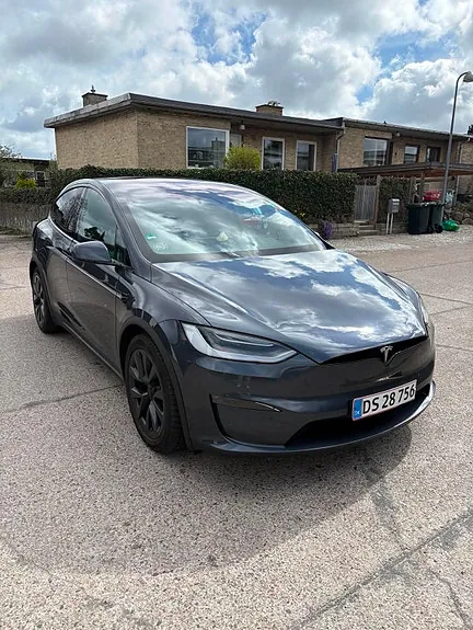 Tesla Model X 2023 photo 2