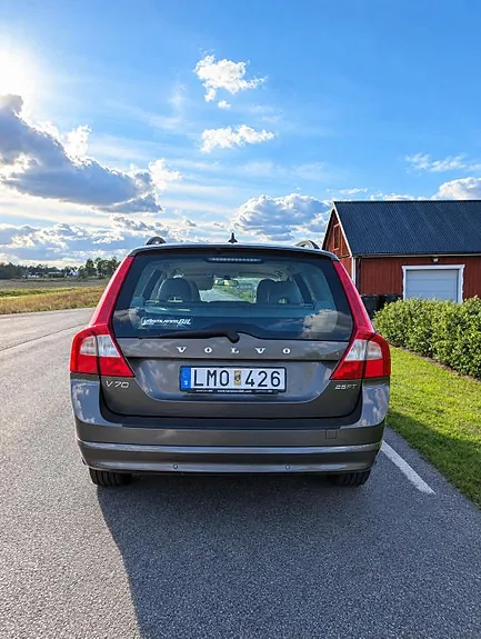 Volvo V70 2010 photo 5