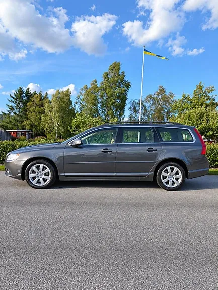 Volvo V70 2010 photo 3
