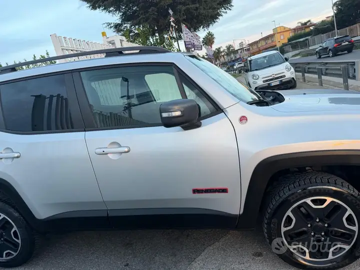 Jeep Renegade 2015 photo 5