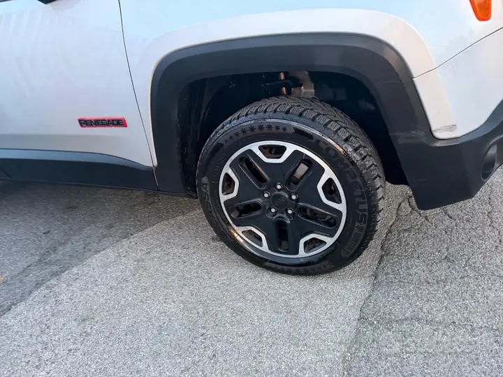 Jeep Renegade 2015 photo 4