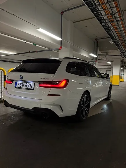 BMW 330E 2022 photo 2