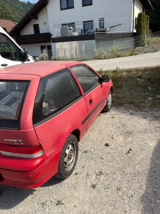 Suzuki Swift 2002 photo 2