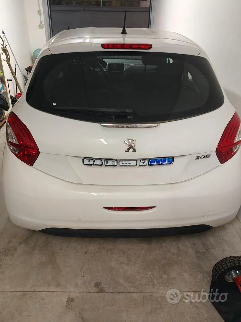 Peugeot 208 2013 photo 5