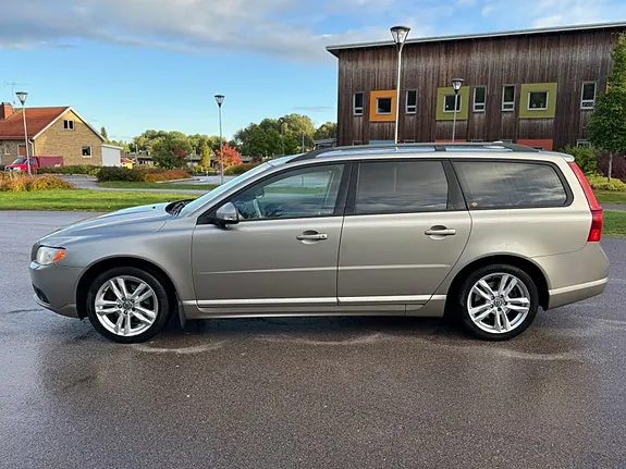 Volvo V70 2009 photo 3