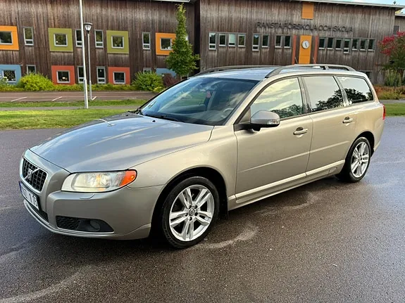 Volvo V70 2009 photo 2