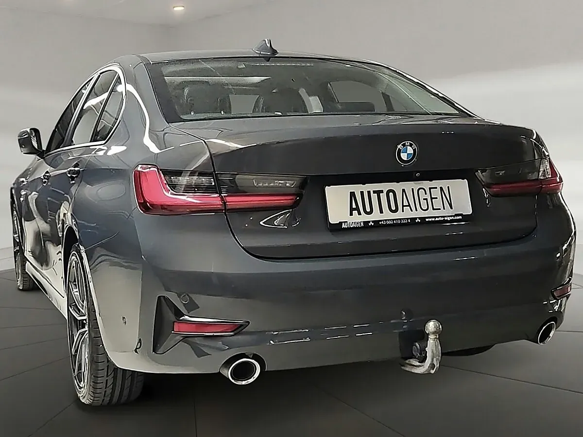 BMW 3 Series 2019 photo 3