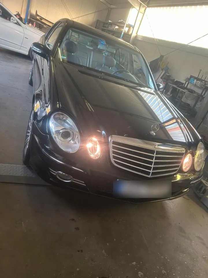 Mercedes-Benz E320