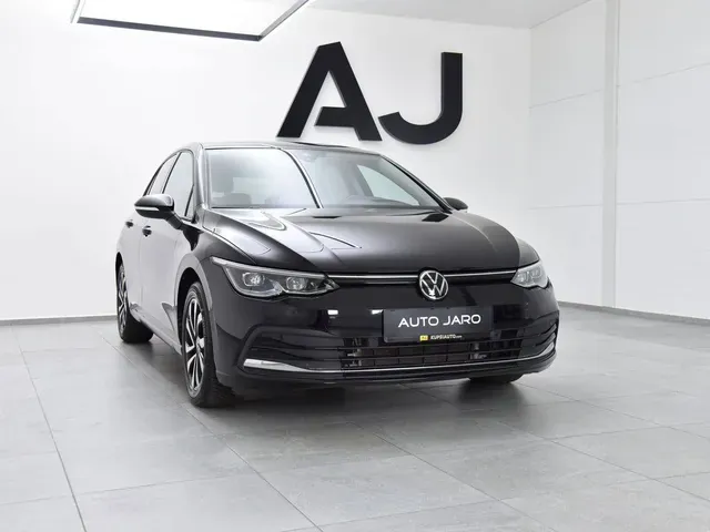 Volkswagen Golf 2022 photo 2