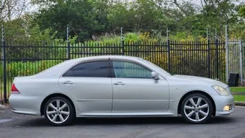 Toyota Crown 2004 photo 3