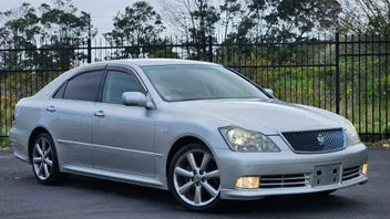 Toyota Crown 2004 photo 2