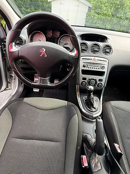 Peugeot 308 2012 photo 4