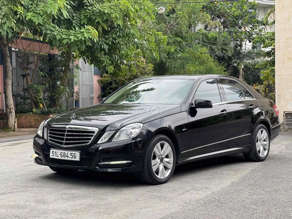 Mercedes-Benz E-Class 2011 photo 2