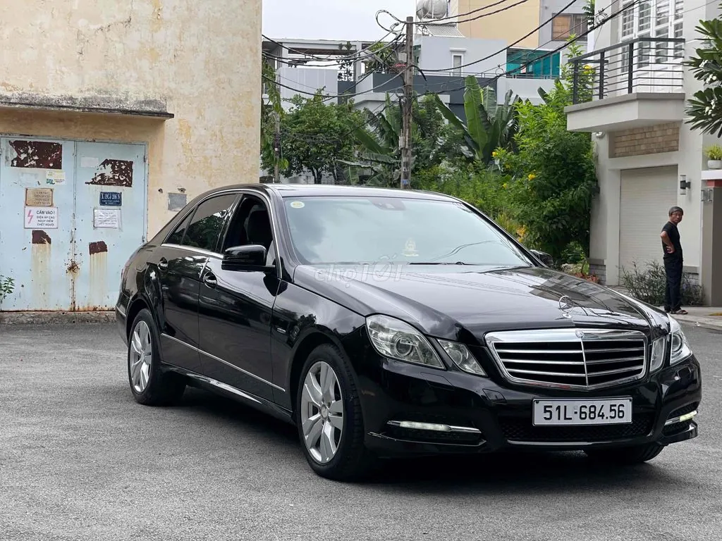 Mercedes-Benz E-Class 2011 photo 3