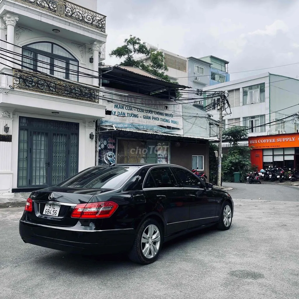 Mercedes-Benz E-Class 2011 photo 5