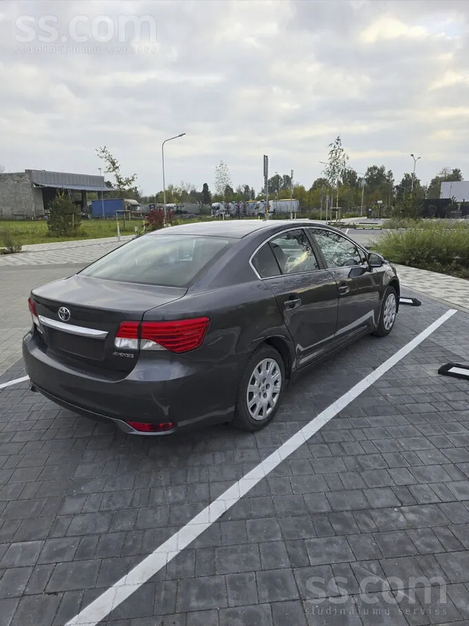 Toyota Avensis 2012 photo 3
