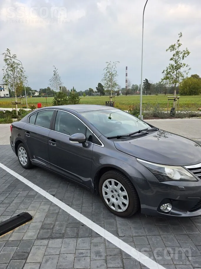 Toyota Avensis 2012 photo 4