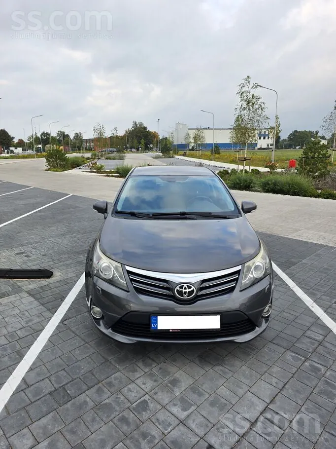 Toyota Avensis 2012 photo 5
