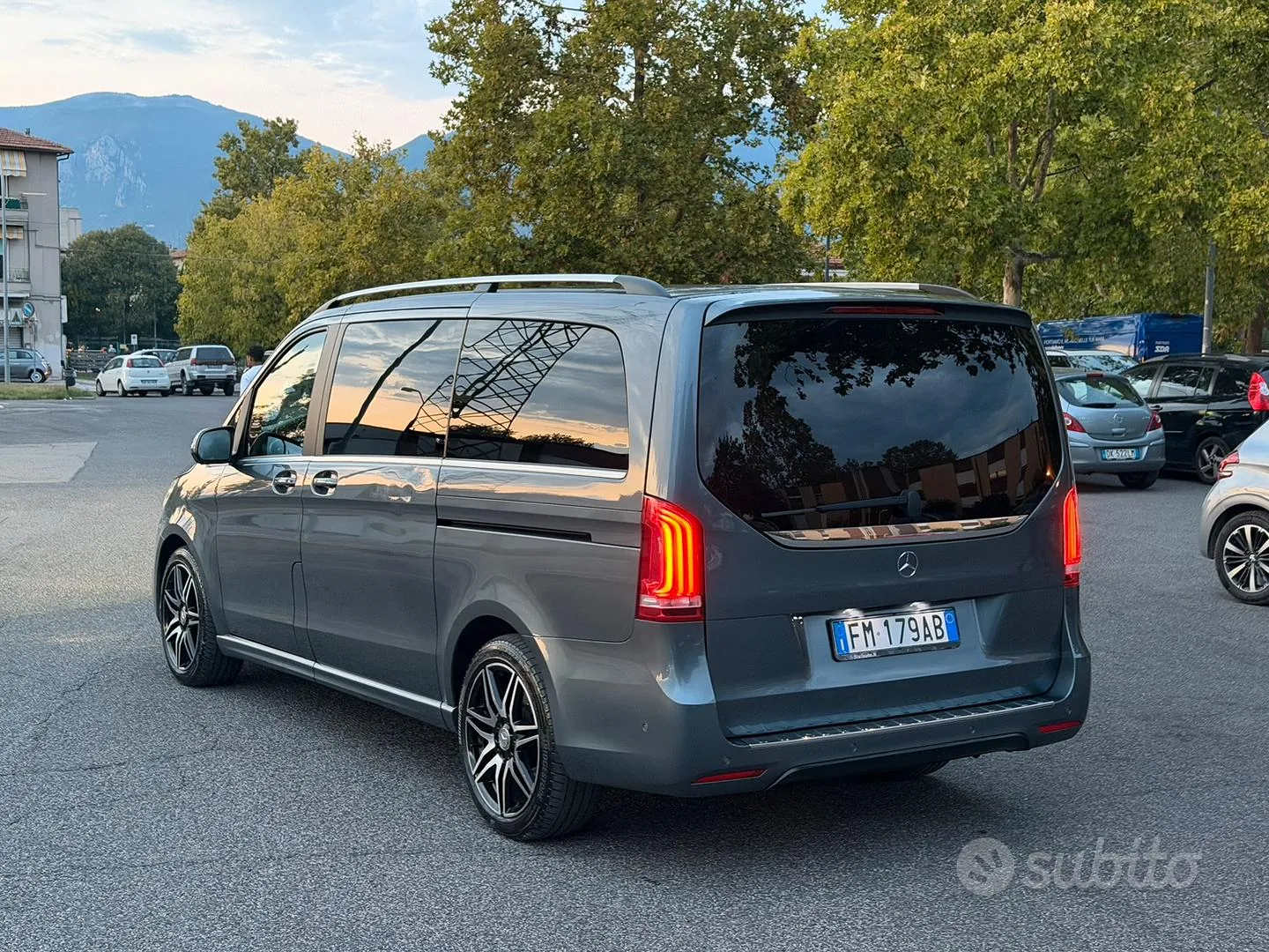 Mercedes-Benz V-Class 2017 photo 3