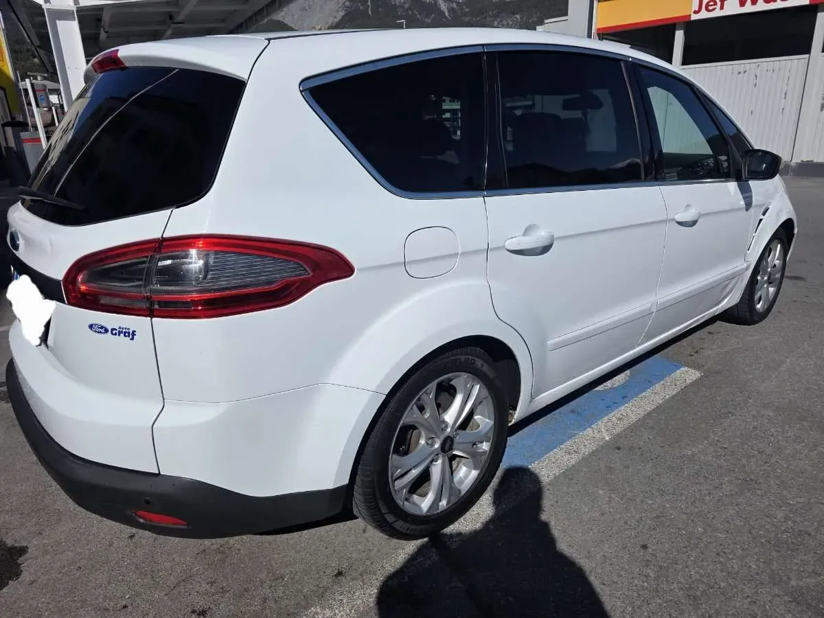 Ford S-Max 2012 photo 2