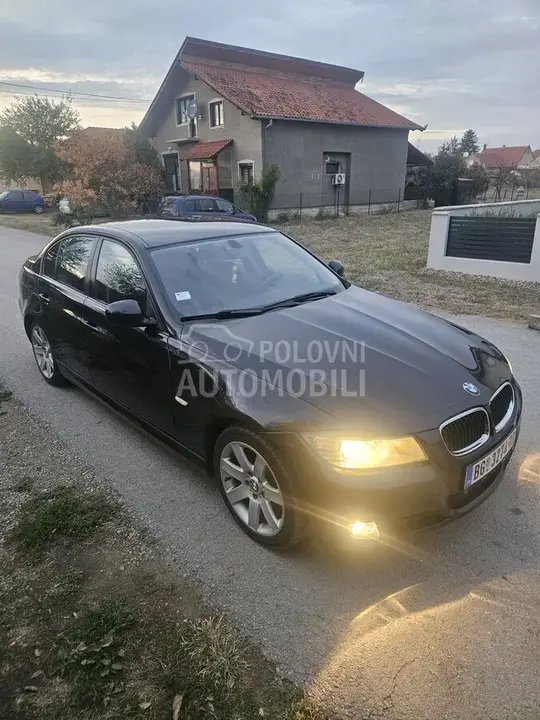 BMW 318 2011 photo 4