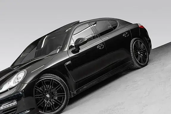 Porsche Panamera 2012 photo 3