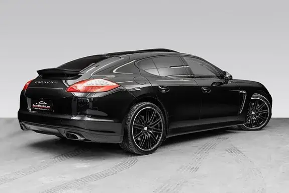 Porsche Panamera 2012 photo 2