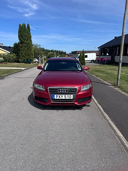 Audi A4 2011 photo 2