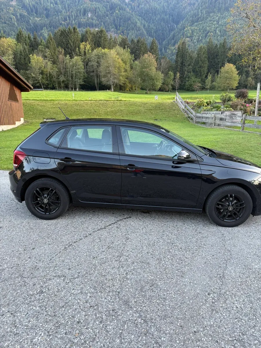 Volkswagen Polo 2017 photo 2