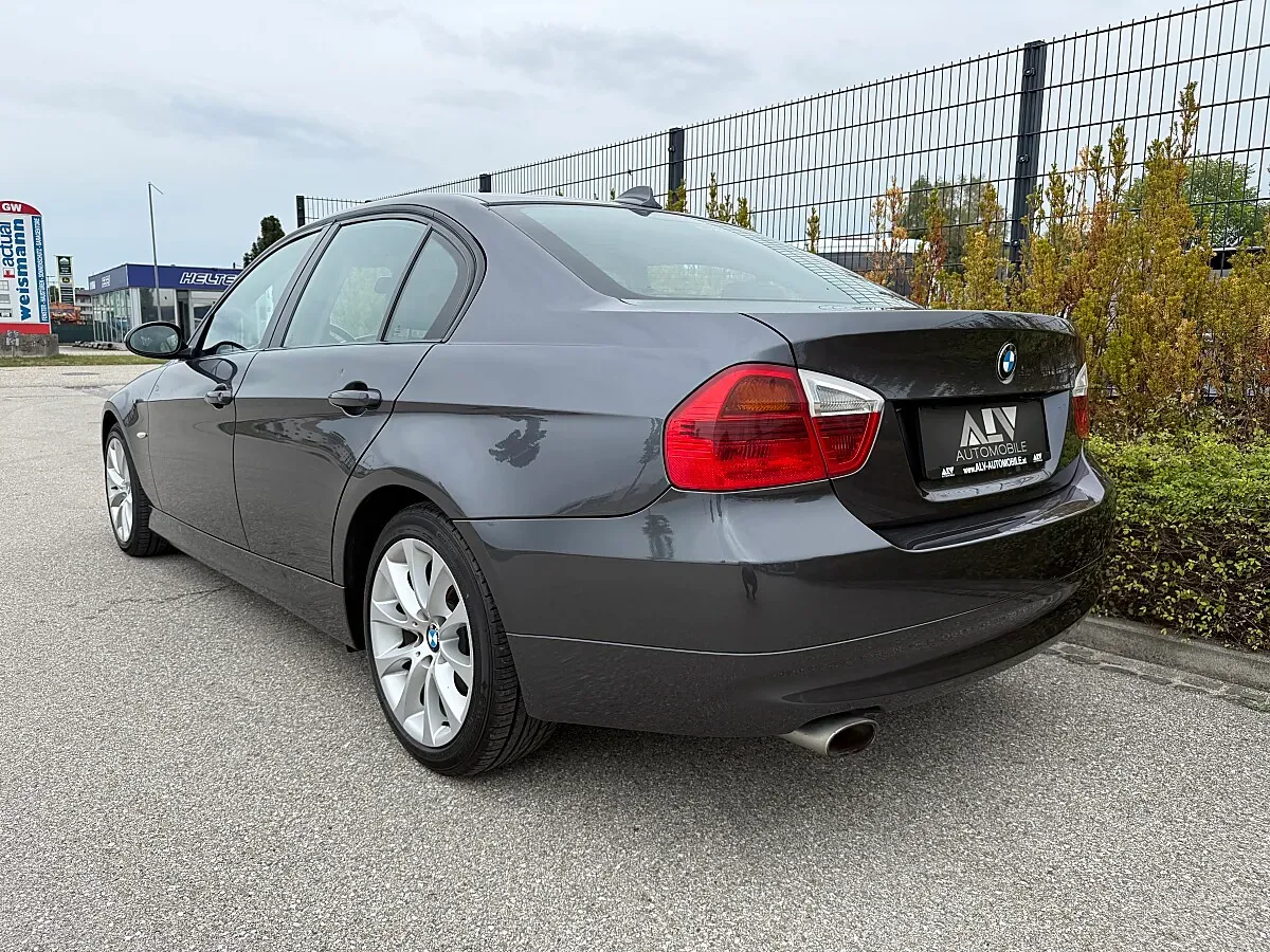 BMW 3 Series 2008 photo 2