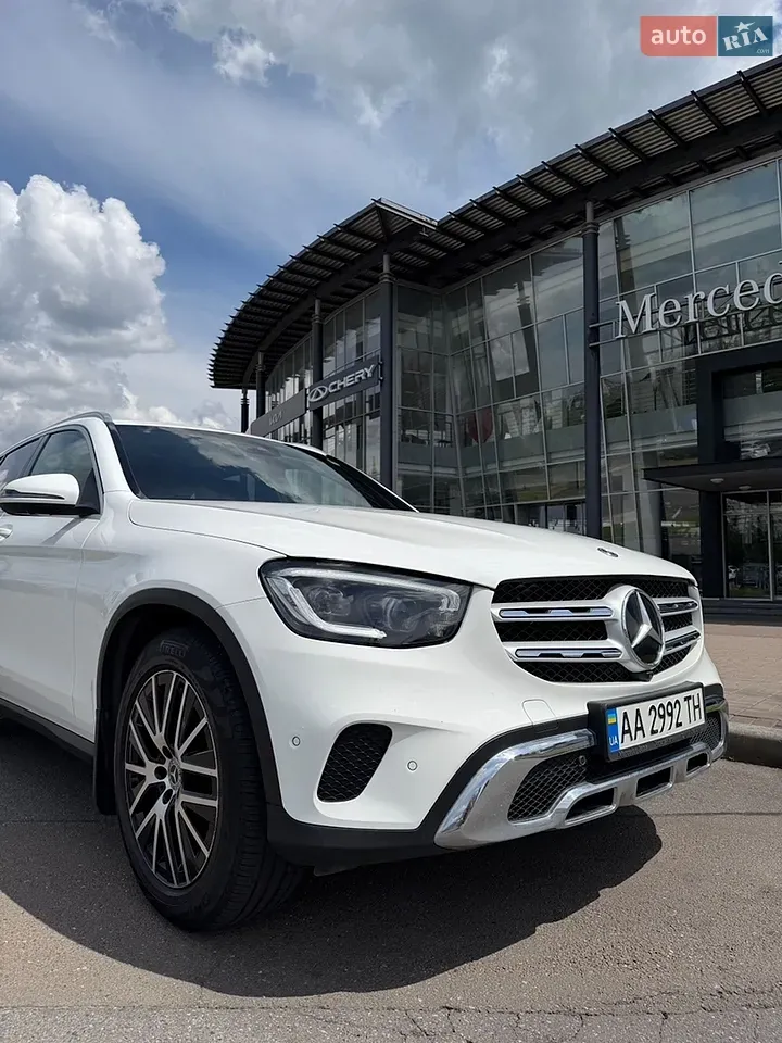 Mercedes-Benz Glc-Class 2019 photo 2