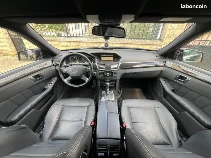 Mercedes-Benz E-Class 2009 photo 3