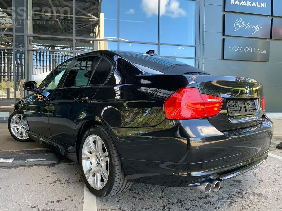 BMW 325 2010 photo 4