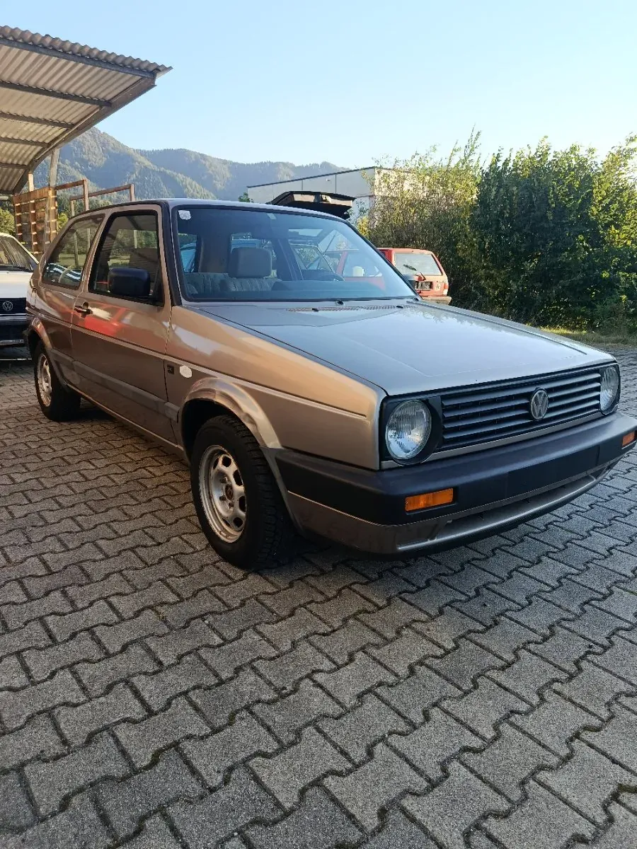Volkswagen Golf 1989 photo 2