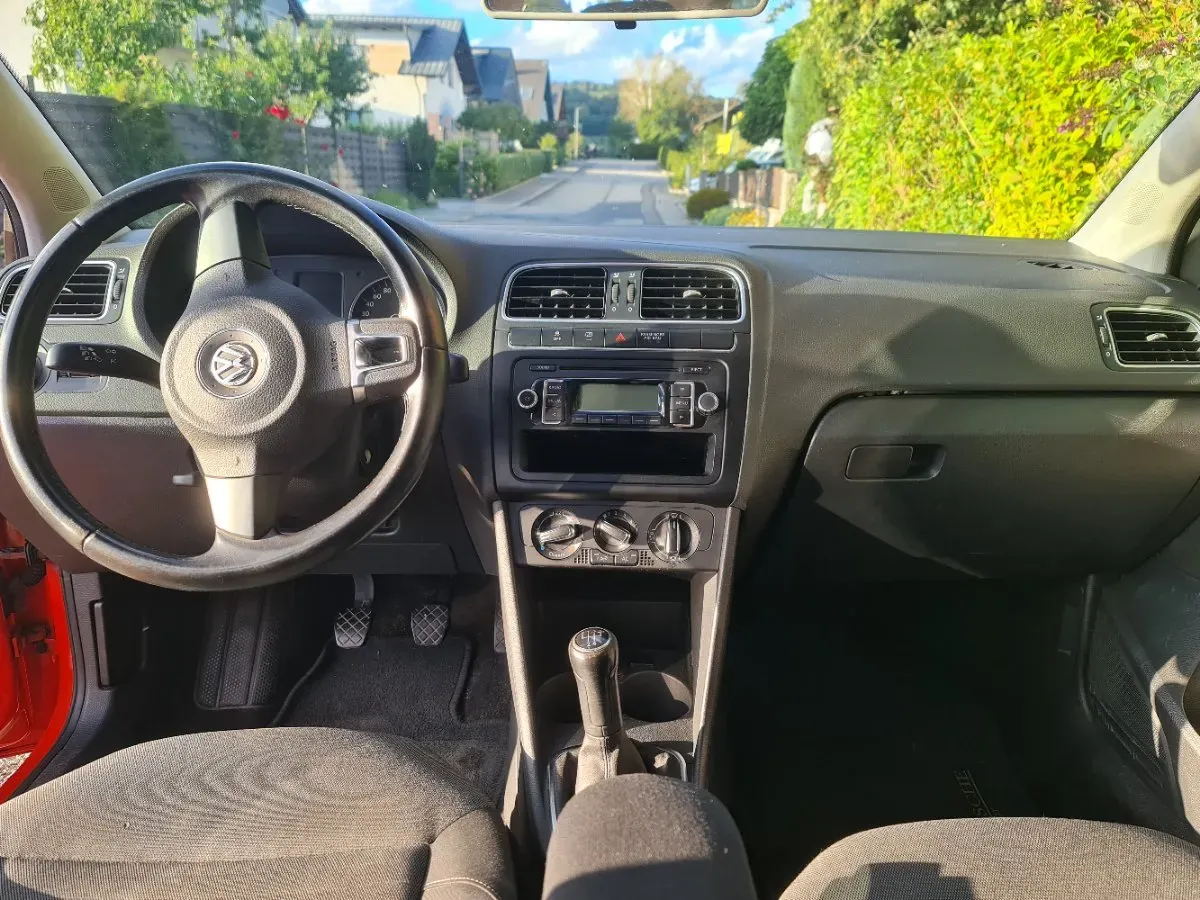 Volkswagen Polo 2010 photo 3