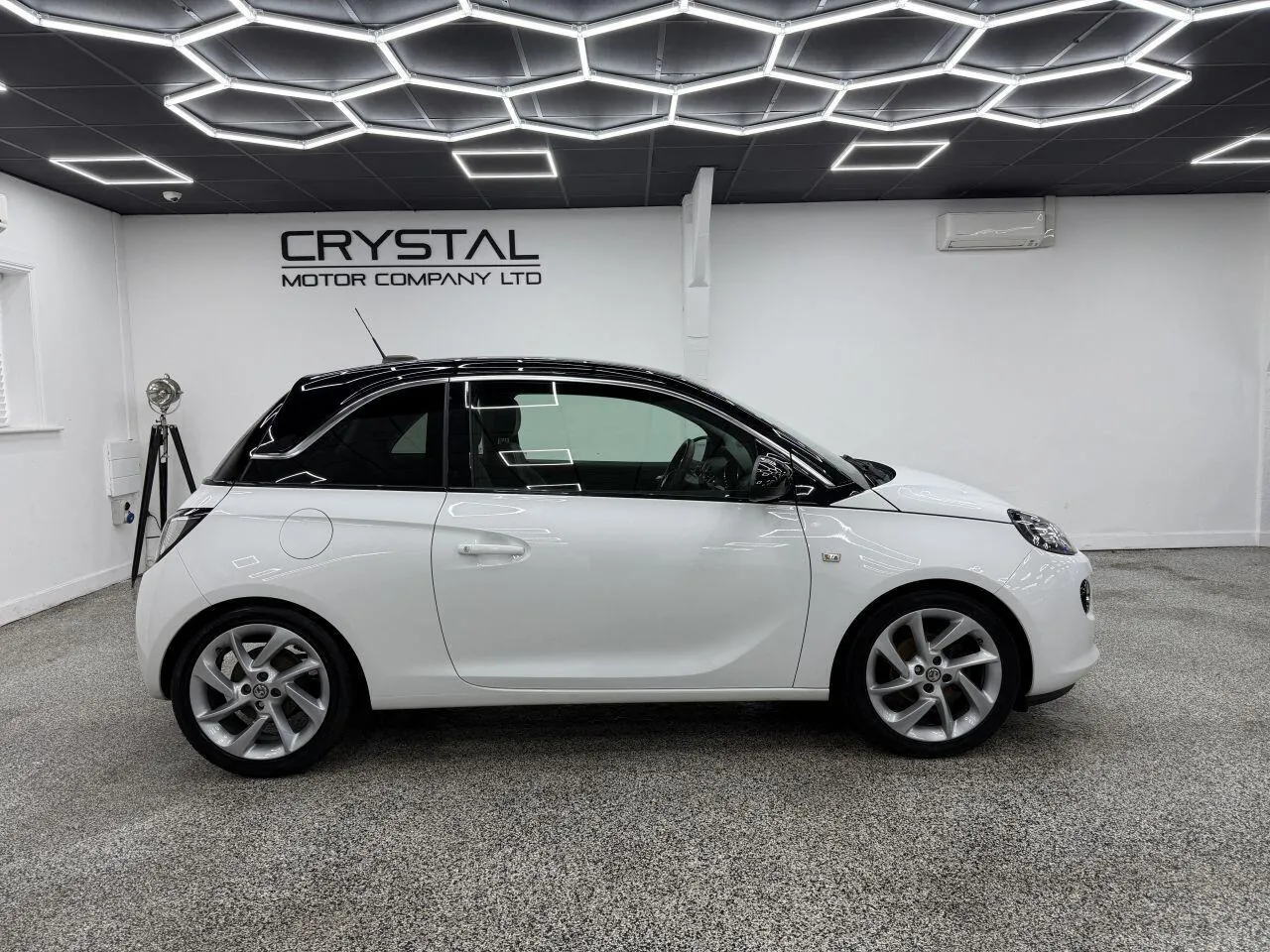 Vauxhall Adam 2017 photo 2
