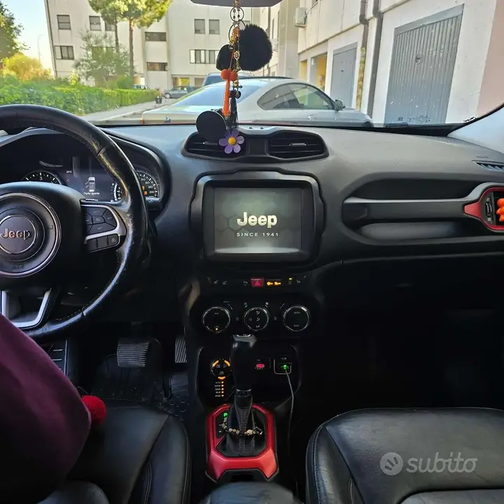 Jeep Renegade 2015 photo 4