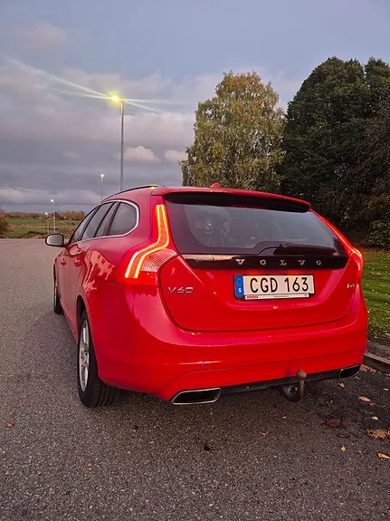 Volvo V60 2014 photo 4