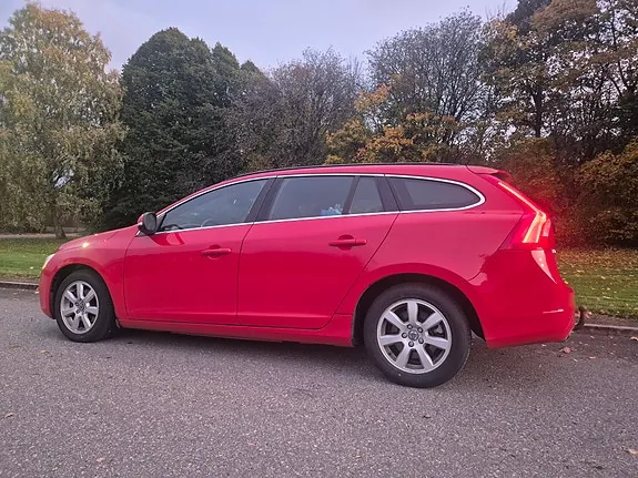 Volvo V60 2014 photo 2