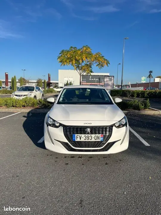 Peugeot 208 2020 photo 2