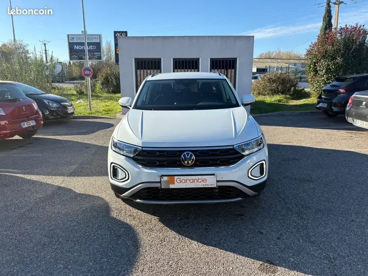 Volkswagen T-Roc 2025 photo 2
