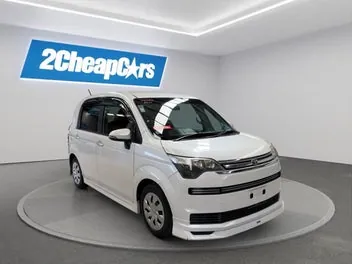 Toyota Spade 2013 photo 4