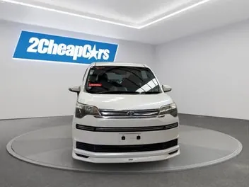 Toyota Spade 2013 photo 3