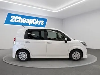 Toyota Spade 2013 photo 5