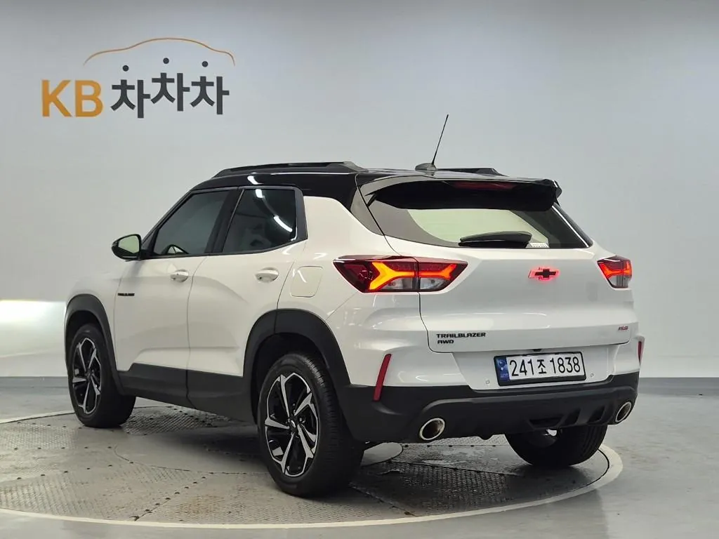 Chevrolet Trailblazer 2021 photo 2